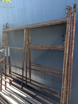 Scaffold rails