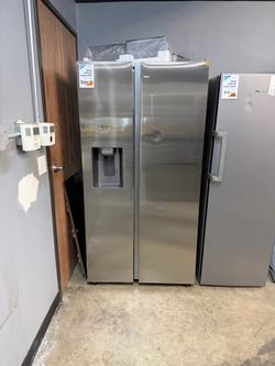 New Samsung Scratch & Dent Side By Side Stainless Steel Refrigerator With Water Dispenser & Icemaker 🔥