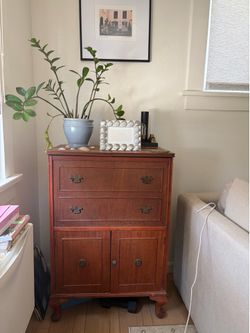 Bar cabinet