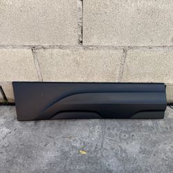 2022 - 2025 VOLKSWAGEN TAOS FRONT RIGHT LOWER DOOR MOLDING 2GJ-854-940 OEM