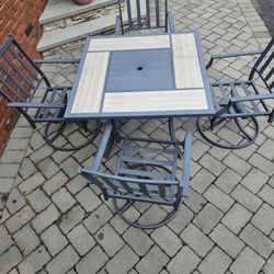 Table W/ 4 Chairs