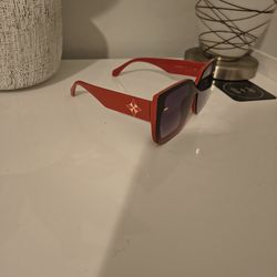 Fashion Nova Chill Vue Vacation Square Sunglasses in Red