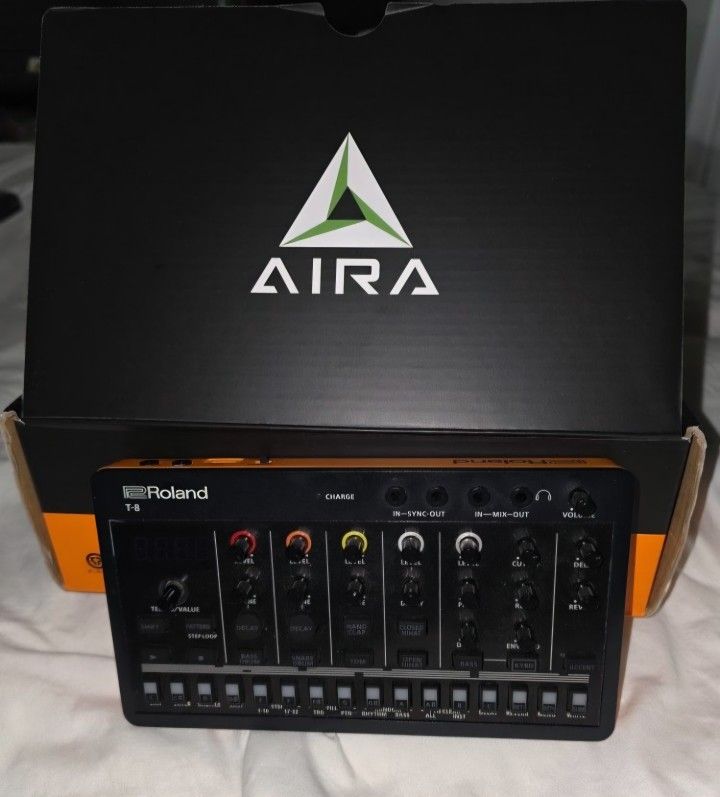 Roland Airs T-8 Drum Machine