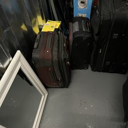 clothes, jackets, luggages, - Midtown West) make an offer