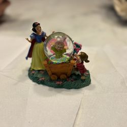 Disney Snow White Mini Snowglobe Dopey Grumpy Disney Store