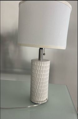 Beautiful Contemporary White Lamp - Like New!