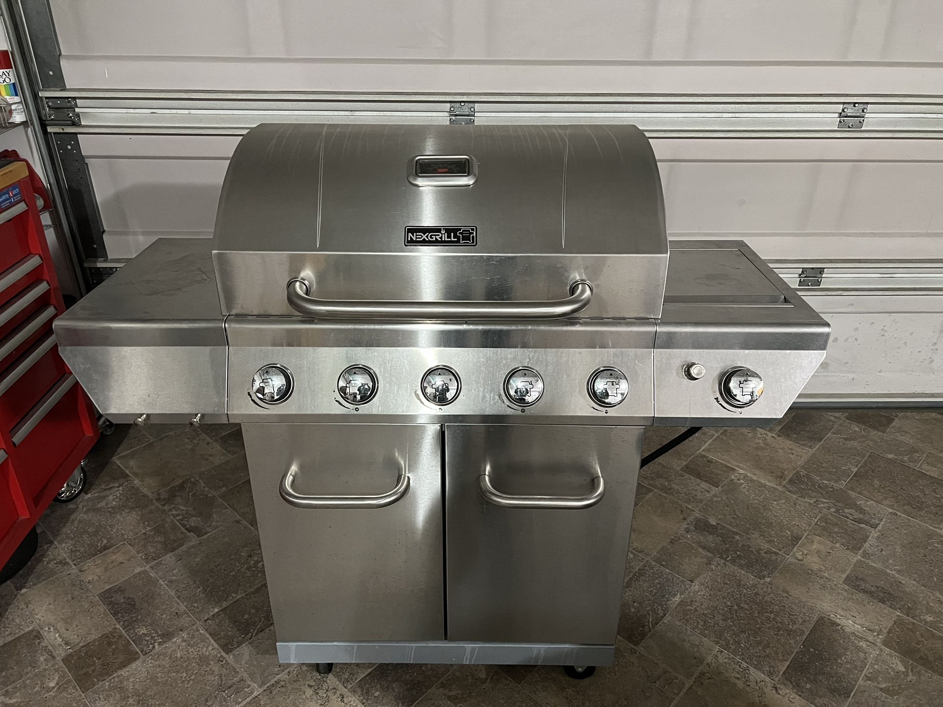 BBQ Grill (NexGrill)