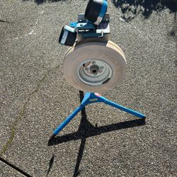 JUGS JR. PITCHING MACHINE 