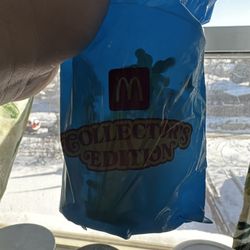 McDonald’s Collector’s Edition Cups Hello Kitty And Snoopy