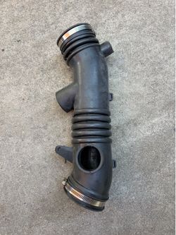 BRAND NEW Engine Air Intake Hose for 95'-04' Toyota Tacoma/4Runner (2 available)