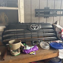 2023 Toyota Tundra OEM Grill