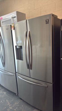 Nice like new Samsung stailenss steel refrigerator