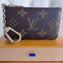 BROWN COIN KEYCHAIN LV MONOGRAM ZIPPY WALLET