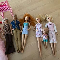 Barbies And Accessories 