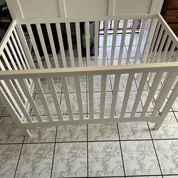 Baby Crib : Used good condition 30x55