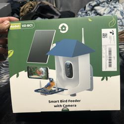 Smart Bird Feeder With Camera And Solar Panel