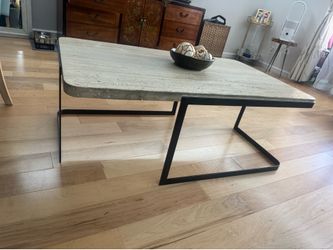 Coffee table & side table set Pickup Preferred