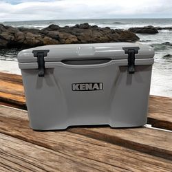 Grizzly Kenai 25QT Hard Side Cooler  - Gray