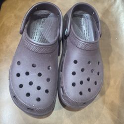 Crocs Size 7