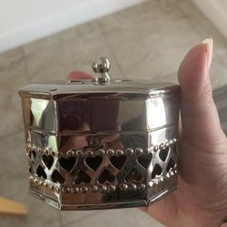 Trinket box does not open made in India hearts Coral Springs 33071