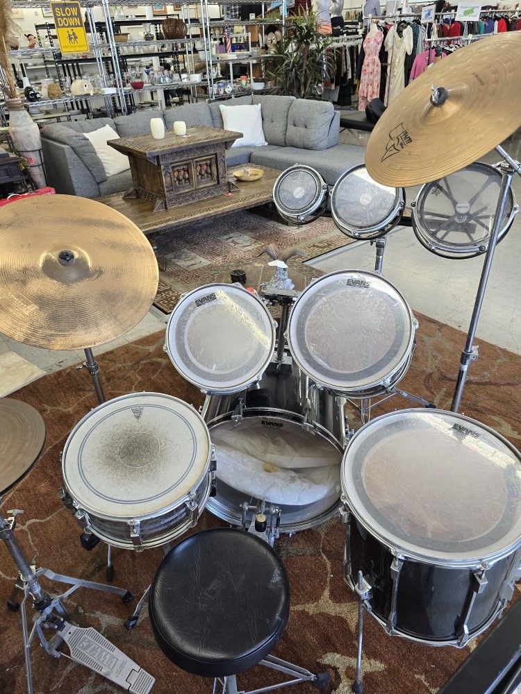 Evans And Tama Drumset