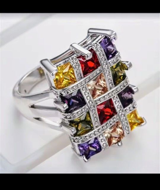 **OPEN BOX**Fashion Milangirl Square Geometric Colour for Women. Silver Plated. Size: 7.5. Weight: 8.8 Grams.