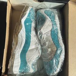 Jordan 11 Low Aqua safari 3y