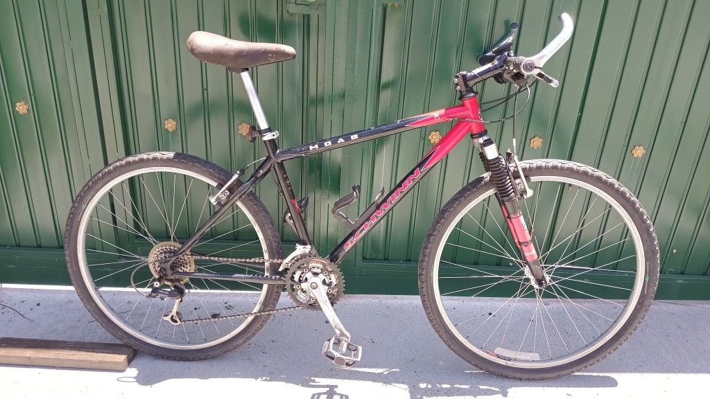 Schwinn Moab 2 Mountain Bike 