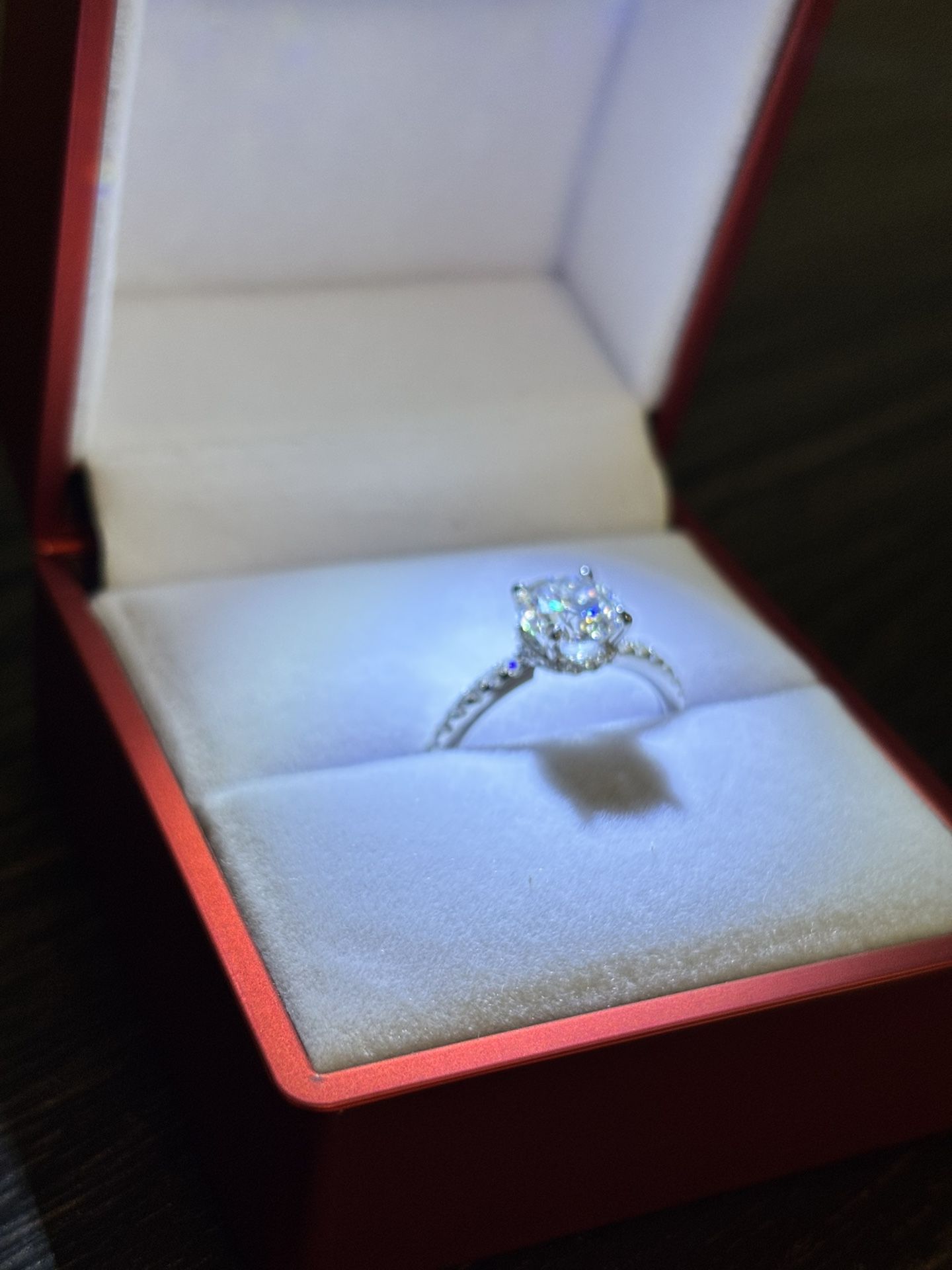 Round Brilliant 2 Carat Moissanite Ring