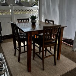 Solid Wood Table w/chairs 