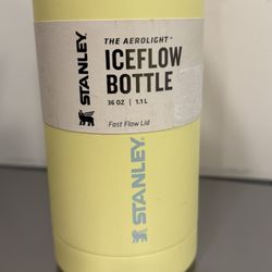 Stanley IceFlow Aerolight Bottle 36oz – Leakproof – Yellow