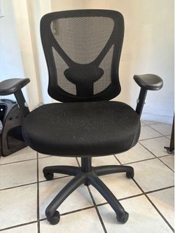 Ergonomic adjustable desk chair