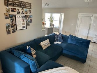 Large Royal Blue Velvet Sectional Sofa – Modern L-Shaped Couch