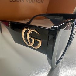 Woman’s Sunglasses