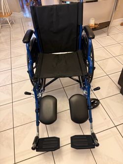 Folding Wheelchair with Leg Rests
