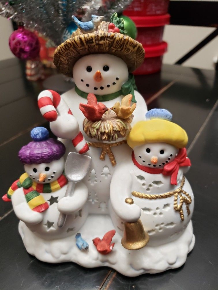 Retired Partylite Snowbell Tealight Holder P7702 snowman family