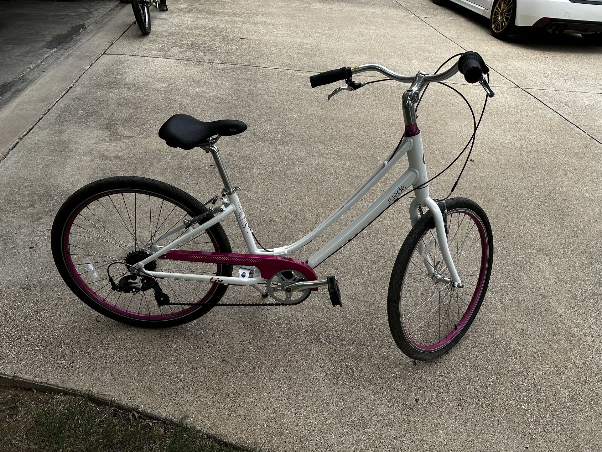 Womens/girls Bike Suede By Giant