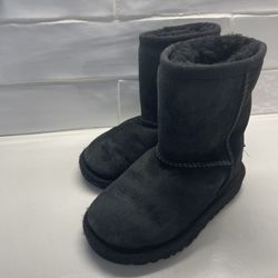 Kids Black UGGs Size 9