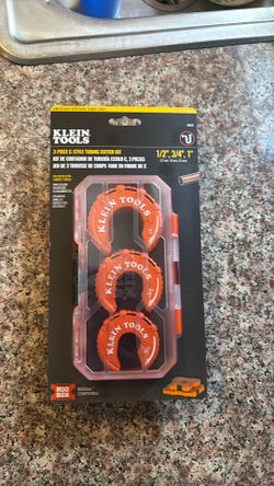 KLEIN TOOLS  3- Piece C -Style Cutter Kit ( 1/2 “, 3/4 “, 1” )