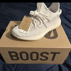 Yeezy 350 V2 