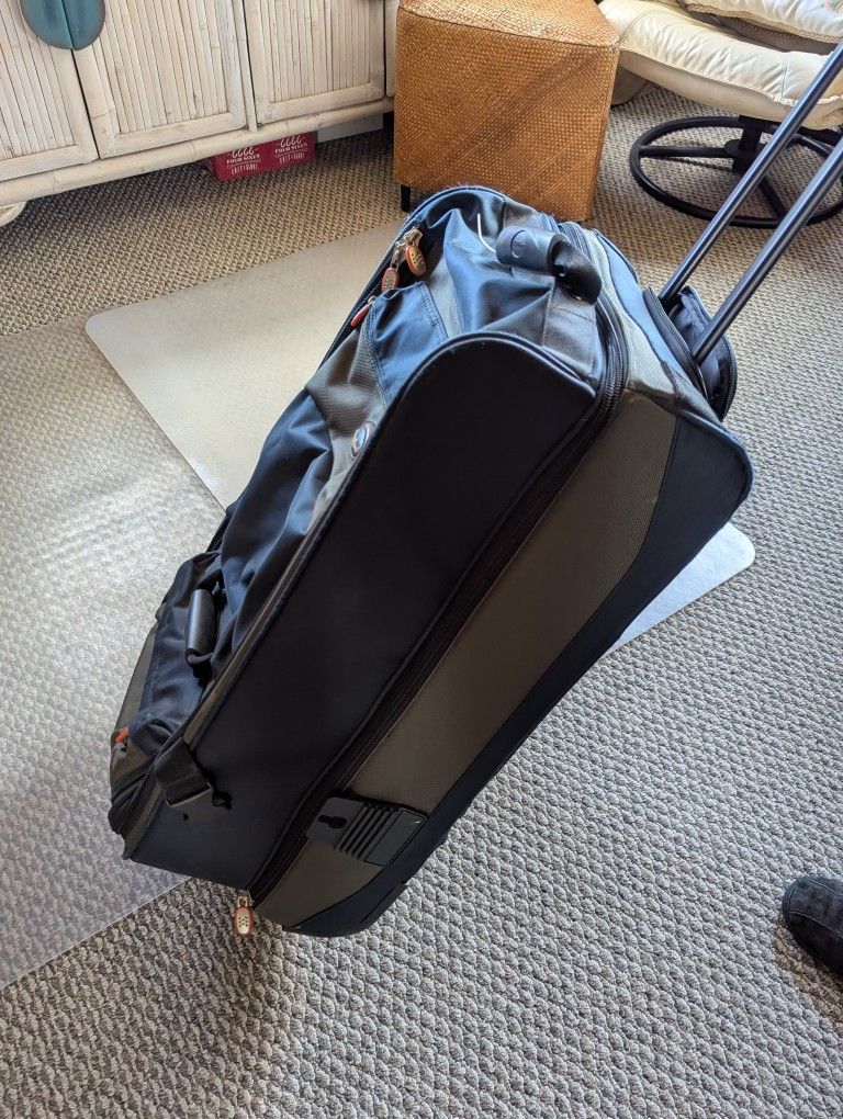 26" Wheeled Duffle Bag Split Top Suitcase Luggage Combo Backpack REI Gear Sports Case Thule Briggs Riley Travel pro Samsonite Victorinox Dakine Duffel