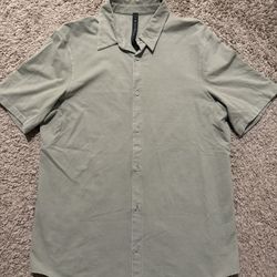 Men’s Lululemon Drop Cut Button Down Collared Shirt NEW Medium