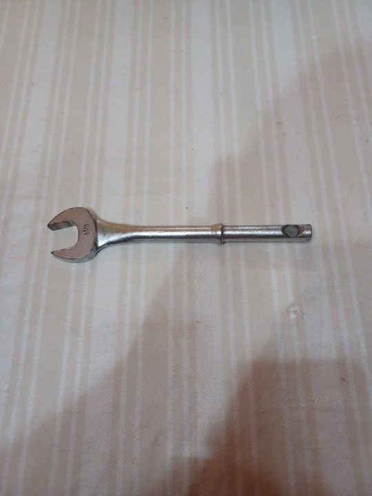 SNAP-ON  1 1/8  HEAVY  DUTY  TUBELAR WRENCH 