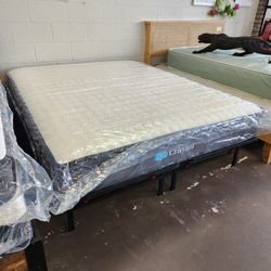 Queen Mattress 10" Hibrid Pocketed Coils New 