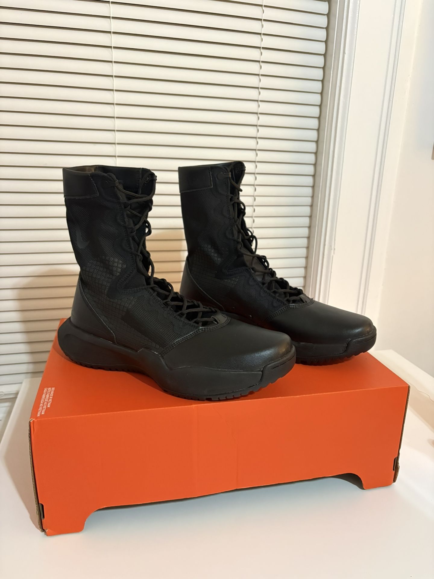 Nike Air Zoom SFB B1 Tactical Boots Triple Black Mens Size 10.5 NEW