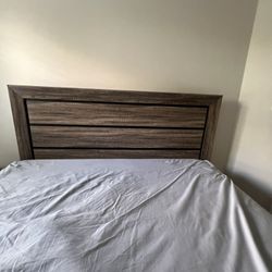 Queen Size Bedroom Set For sale