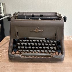 Vintage 1955 Underwood Model SX Gray Typewriter