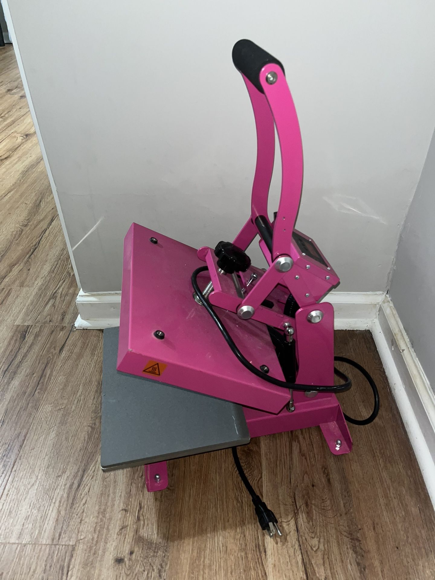 Press Machine / clothing