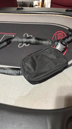 Lululemon limited bag