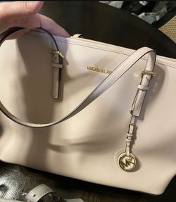Beautiful Large Light Pink Michael Kors Purse
